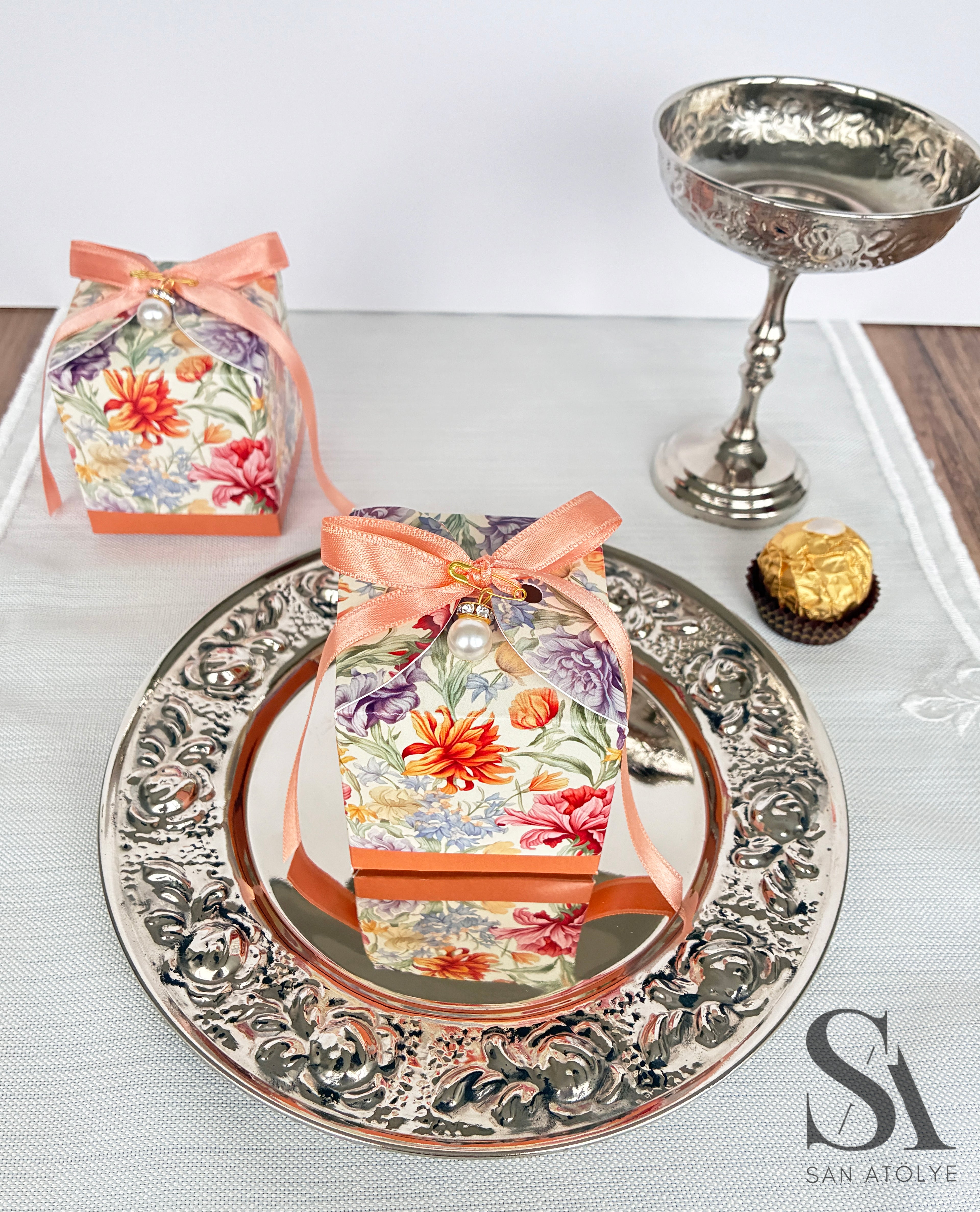 Peach Blossom Floral Hediyelik Kutu