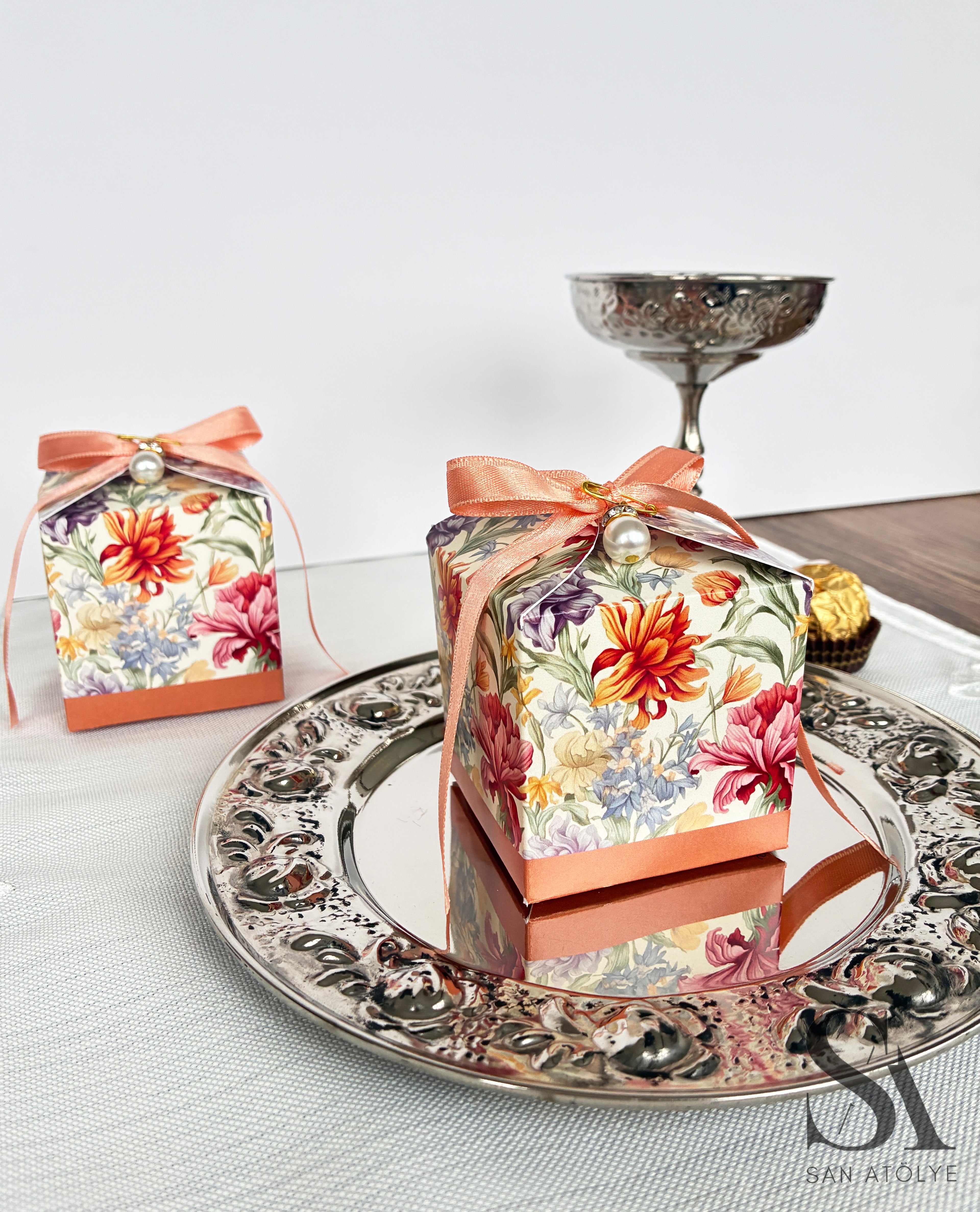 Peach Blossom Floral Hediyelik Kutu
