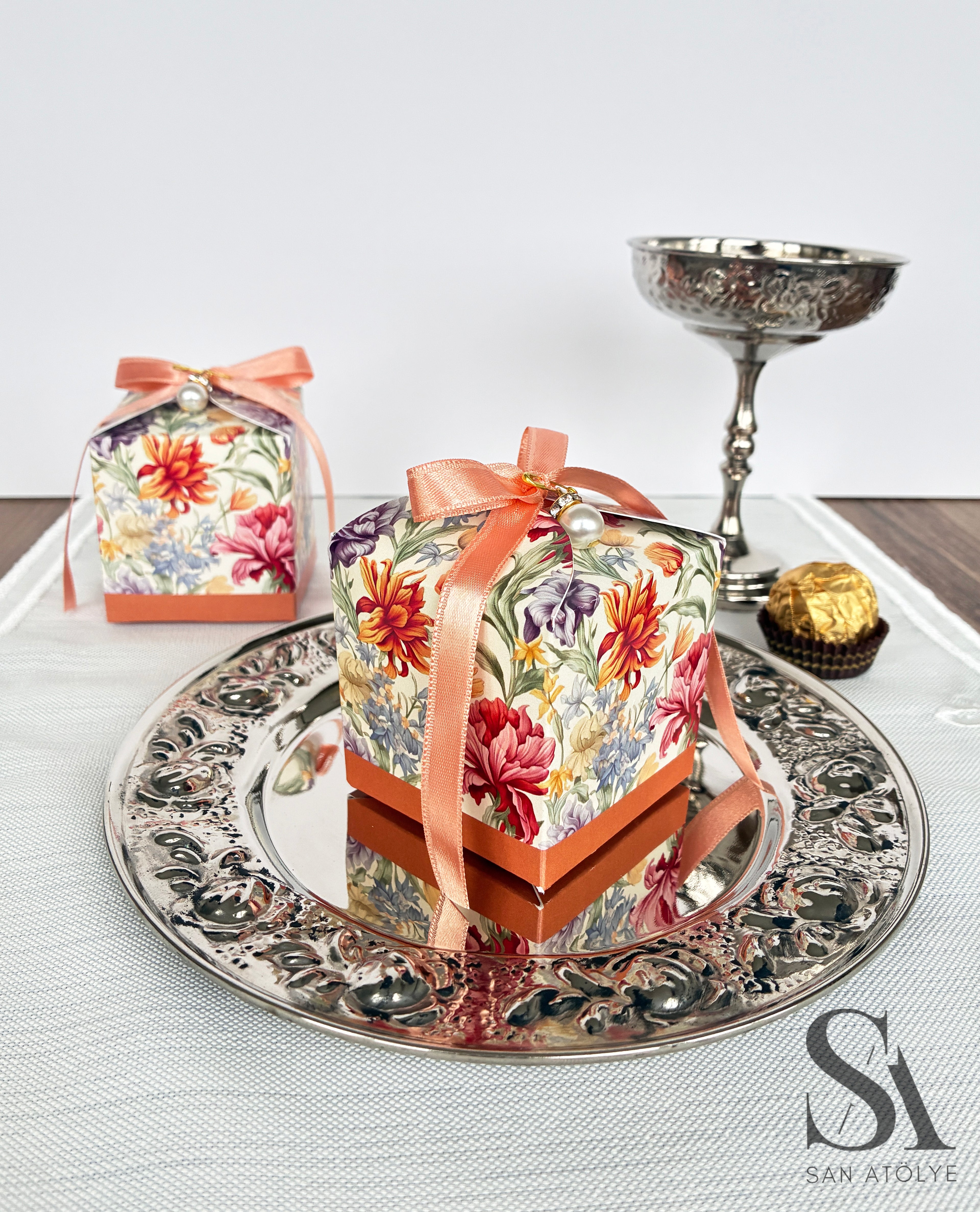 Peach Blossom Floral Hediyelik Kutu