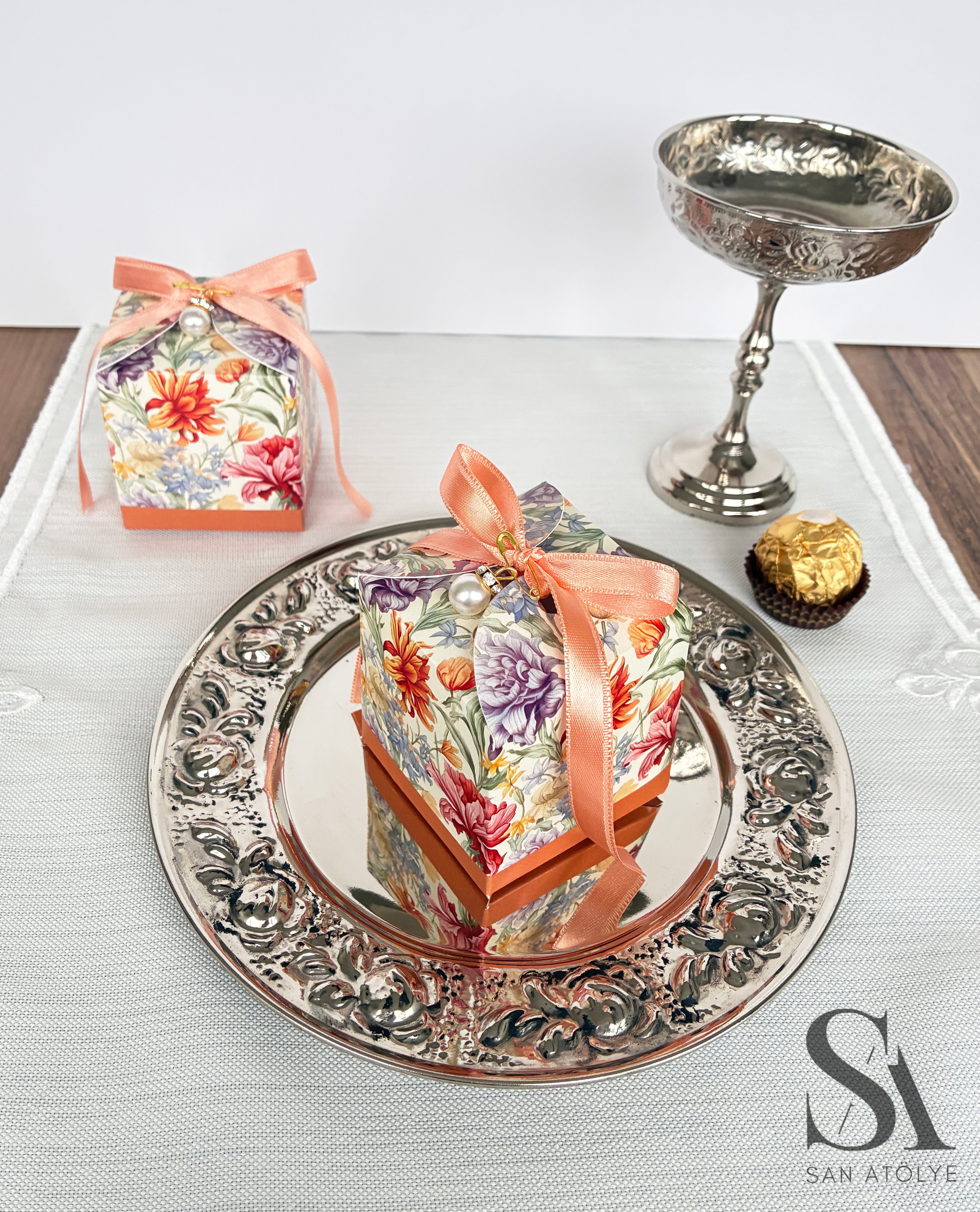 Peach Blossom Floral Hediyelik Kutu